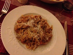 Sauce Bolognese on Linguini
